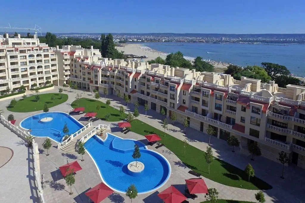 By The Waves Luxury Beach Apartment Varna 0*,