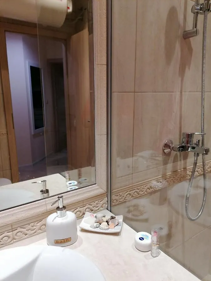 By The Waves Luxury Beach Apartment Varna 0*,