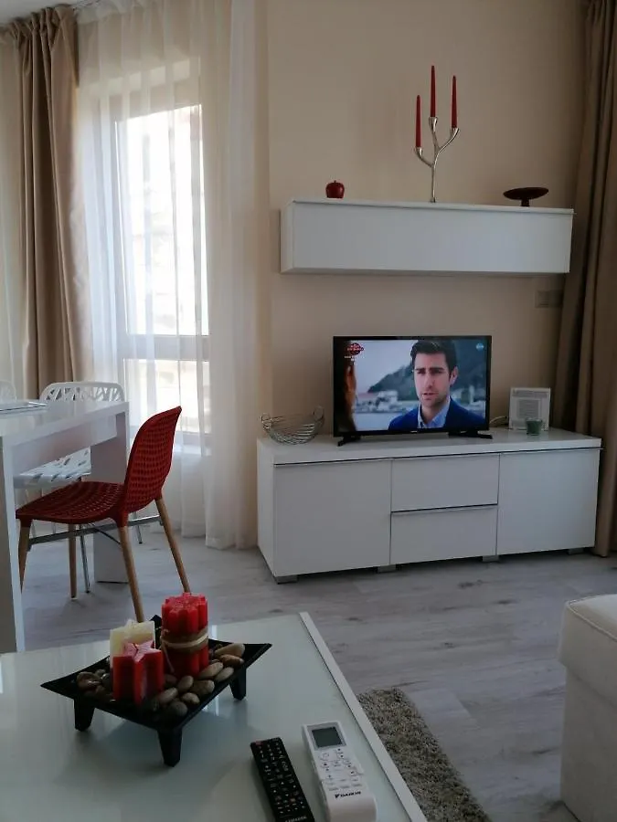 By The Waves Luxury Beach Apartment Varna Bulgária